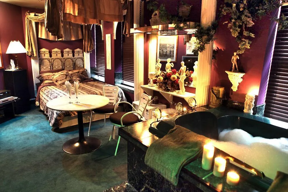 Mariaggi's Theme Suite Hotel&Spa Winnipeg 4*,