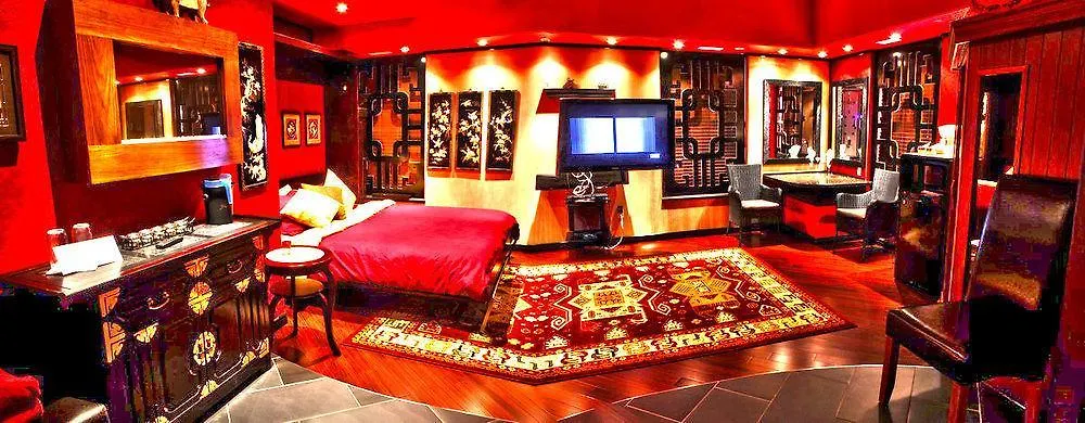 Mariaggi'S Theme Suite Hotel & Spa Winnipeg 4*,